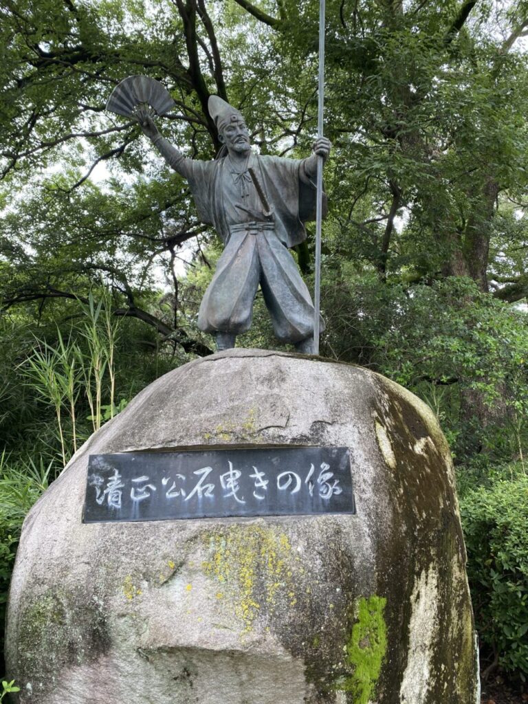 【名古屋旅行】大阪から車で行った場合。おすすめの観光名所を巡る旅行プラン/名古屋城/銅像