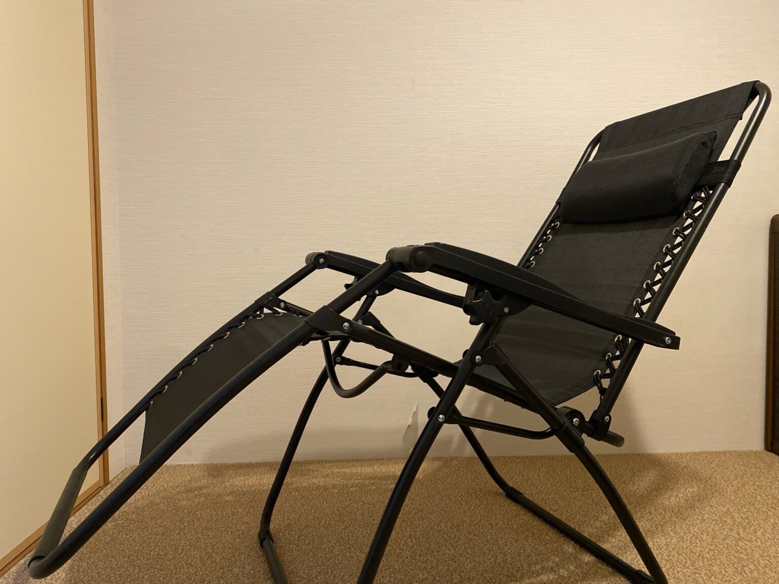【アマゾン】インドアゼログラビティチェアのススメ！部屋の中やベランダで使っても快適｜マコブロ