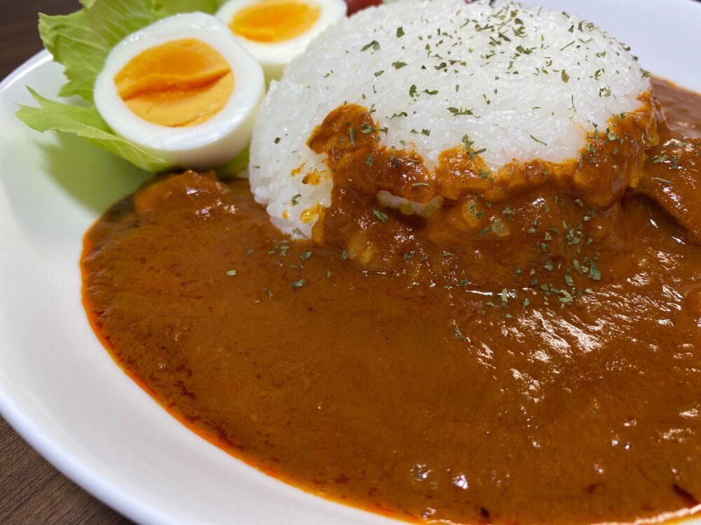 無印良品バターチキンカレー美味しくみせる方法・アレンジ　プチトマト追加2