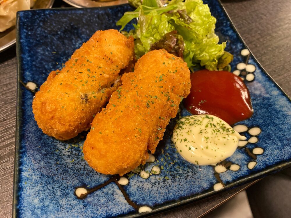大阪 京橋 餃子のかっちゃん カニコロ