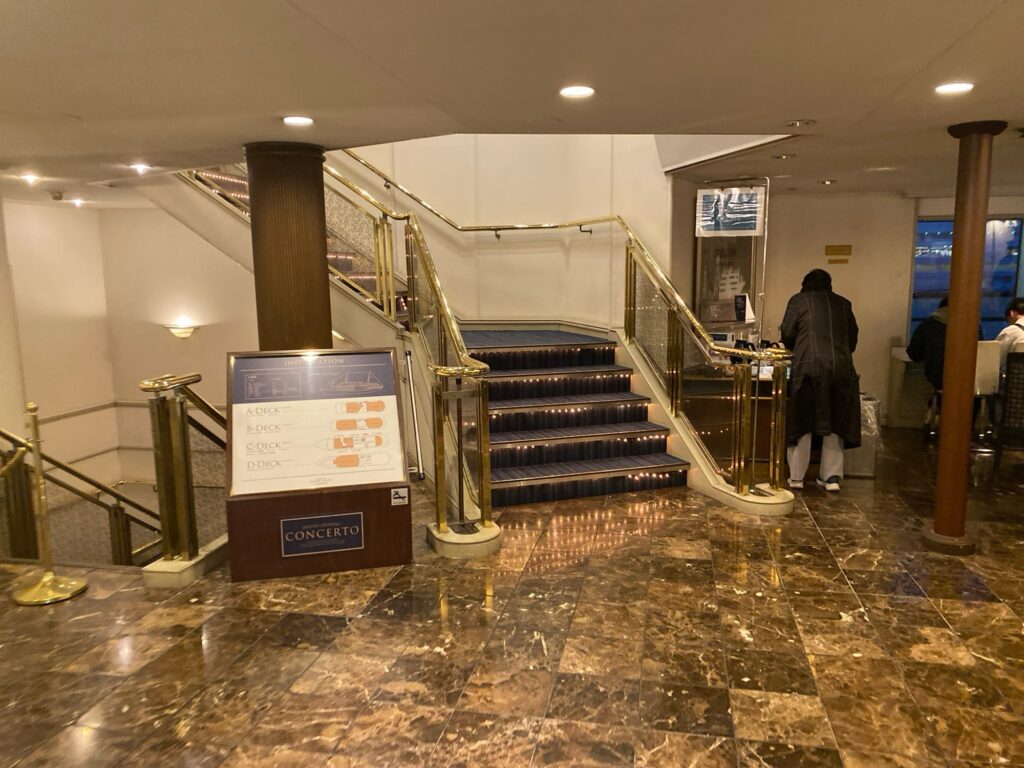 神戸クルーズディナーコンチェルトに乗ってきた！記念日おすすめの大人デート！クルーズ船コンチェルト 乗船 エントランス