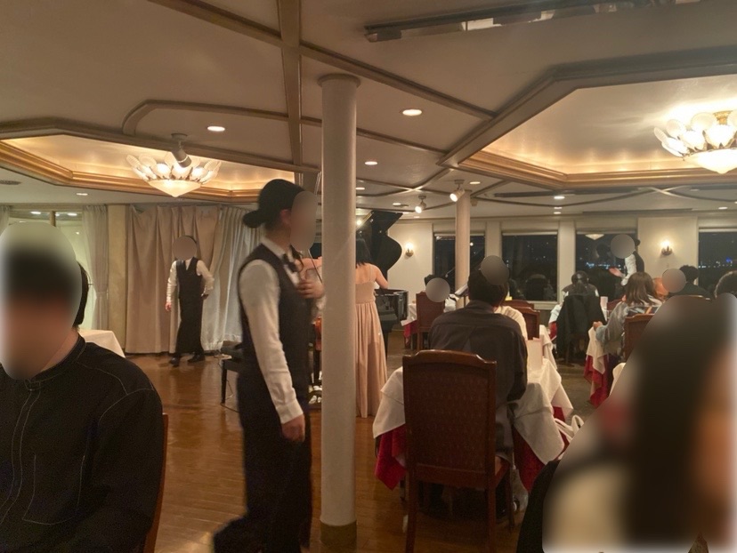 【初体験】神戸クルーズ コンチェルト ディナーへ行ってきた。服装はどうする？どんな人が乗っくる？中の雰囲気