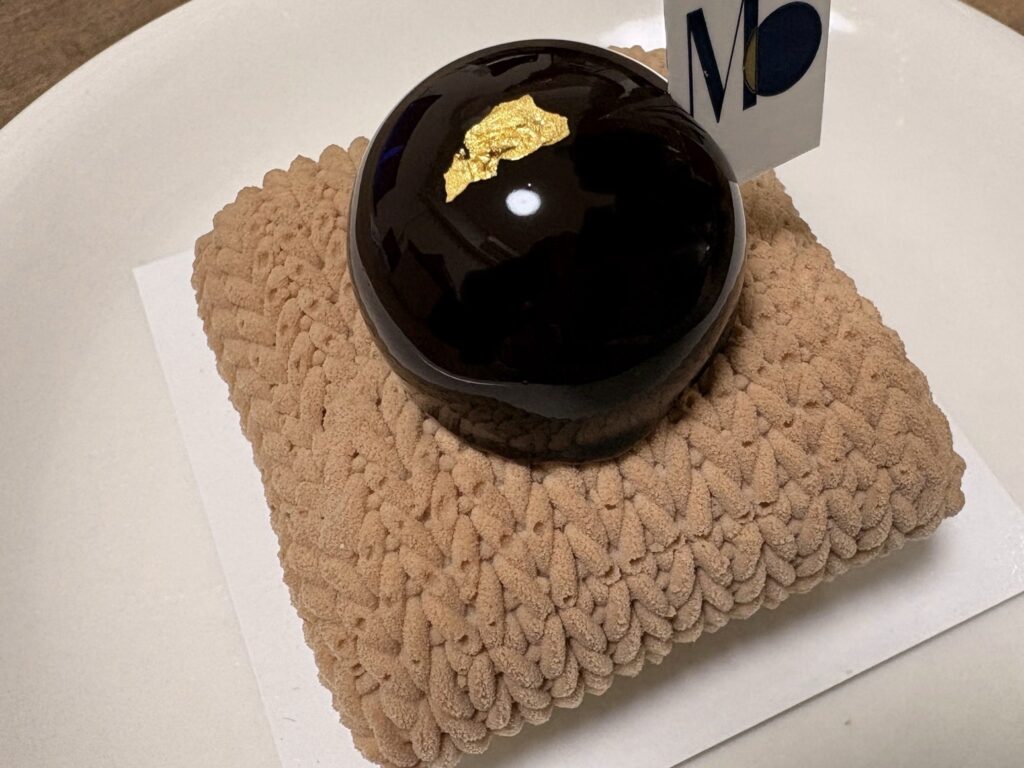 【極上】マサヒコオズミパリのザブトンモンブランが美味すぎたのでレビュー!甘い物好きは一回は食べてみて!