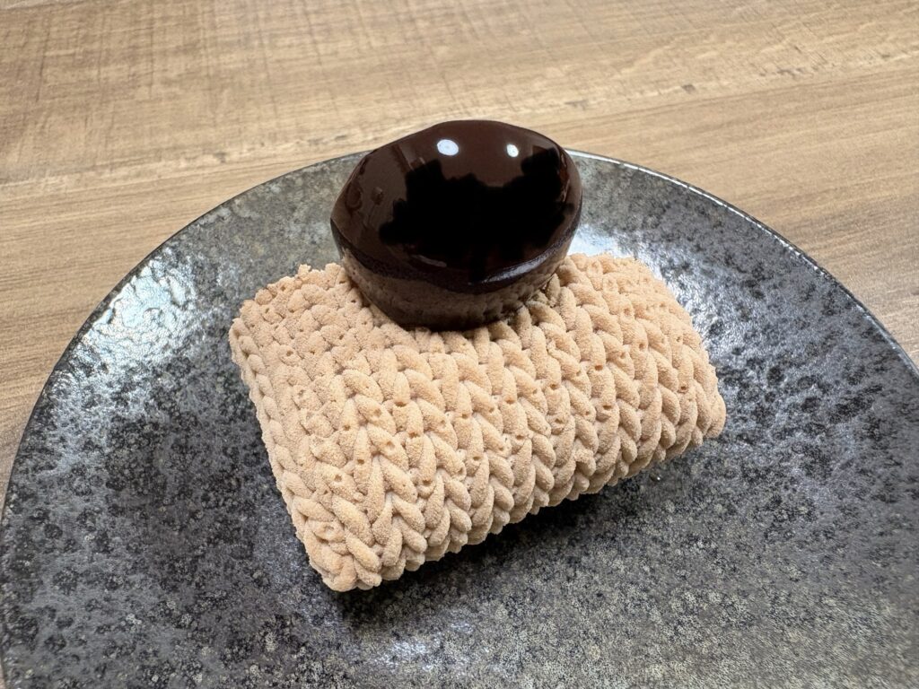 【極上】マサヒコオズミパリのザブトンモンブランが美味すぎたのでレビュー!甘い物好きは一回は食べてみて!