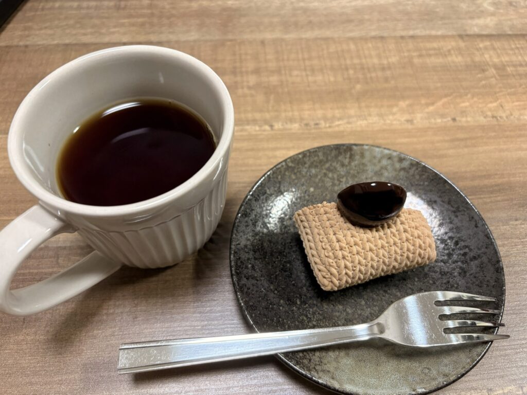 【極上】マサヒコオズミパリのザブトンモンブランが美味すぎたのでレビュー!甘い物好きは一回は食べてみて!